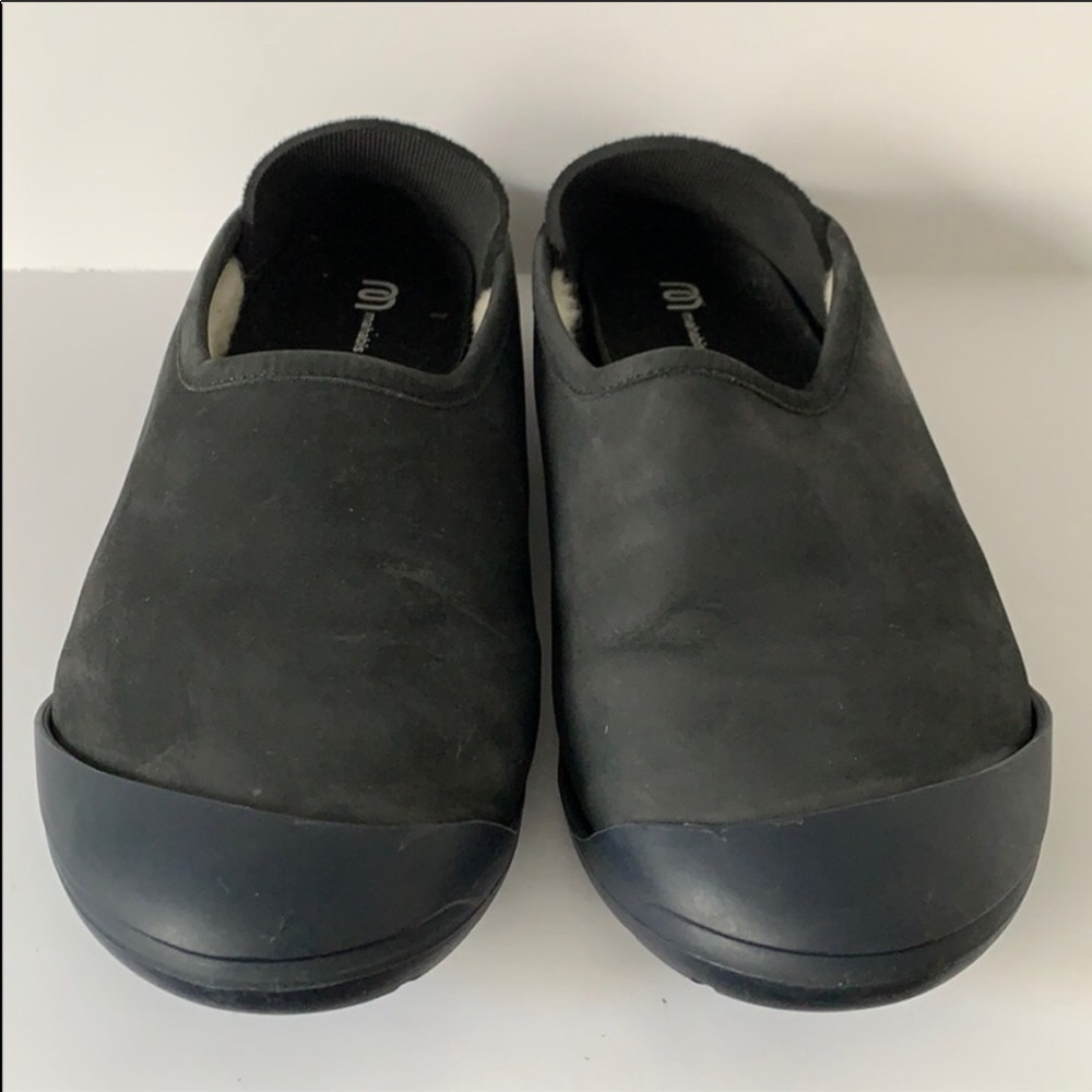 Mahabis leather slippers size 9.5-10